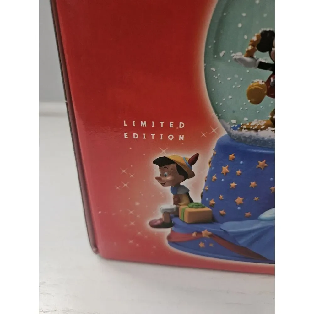 Walt Disney World‎ Walt's 100th Mickey & Minnie Mouse Music Box Snow Globe 2001